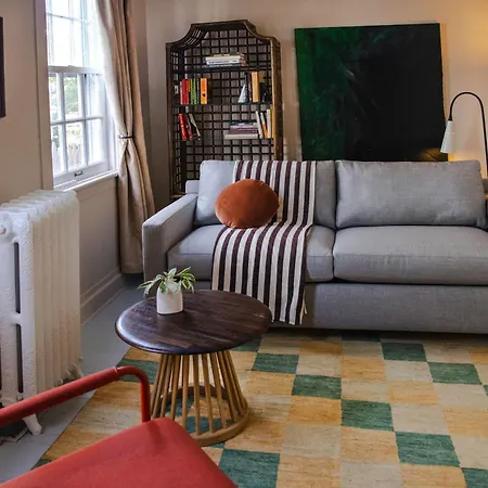 Kingston Carriage House-3